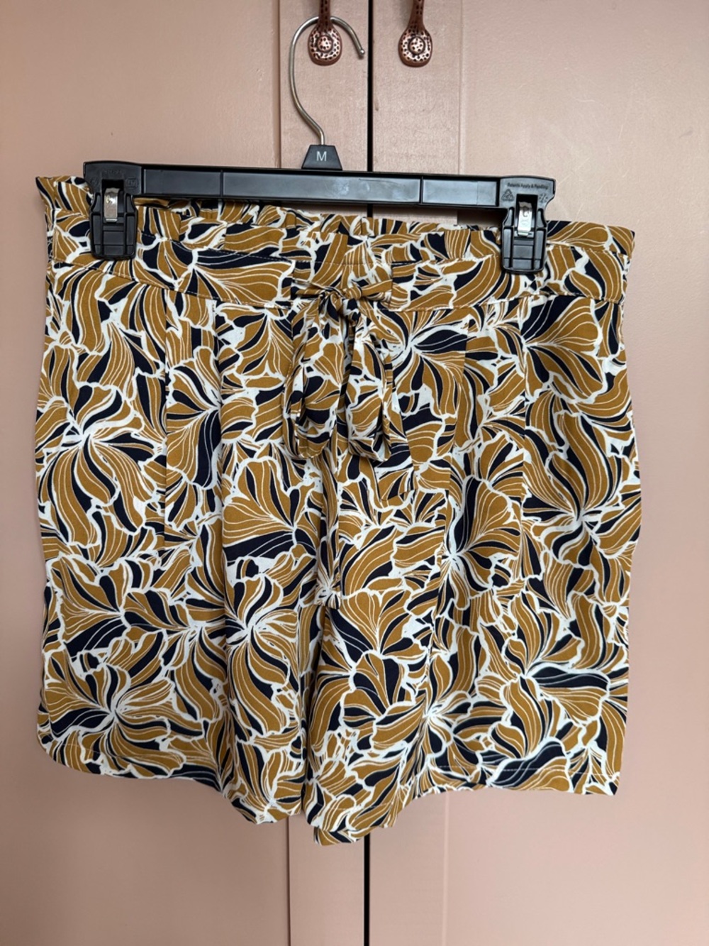 Women’s Tie-Waist Floral Print Shorts in Mustard, Navy & White (M)